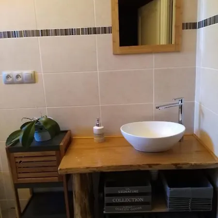 ゲストハウス Les De Beauviel