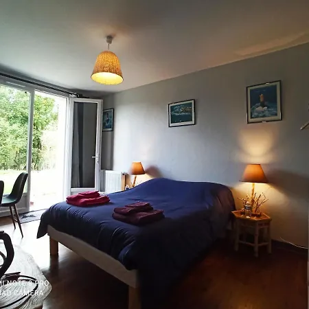 ゲストハウス Les De Beauviel