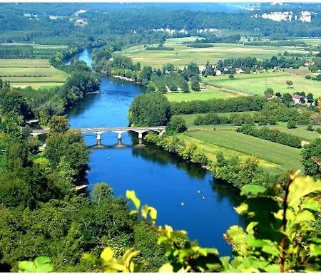 ゲストハウス Les De Beauviel